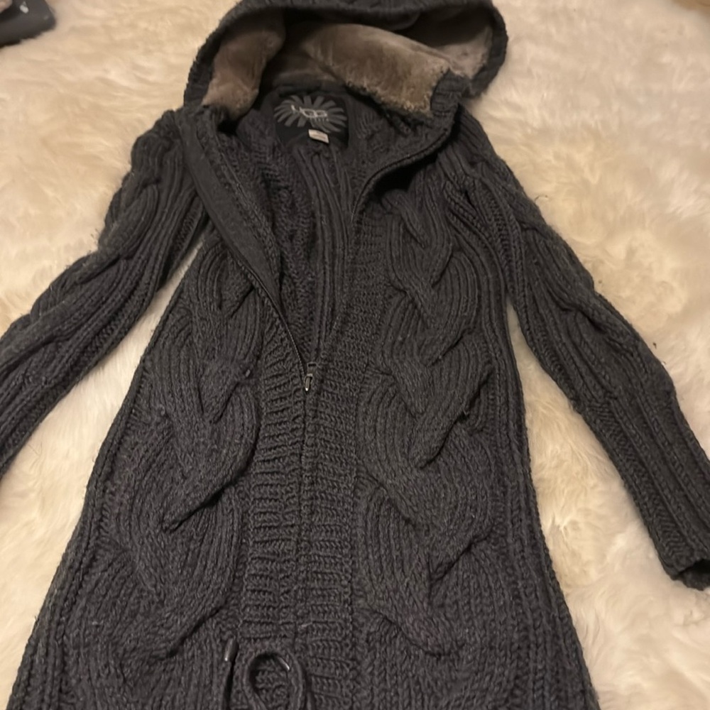 Ugg extra small 100% wool sweater with a shearing lamb for hood gray color AS-IS